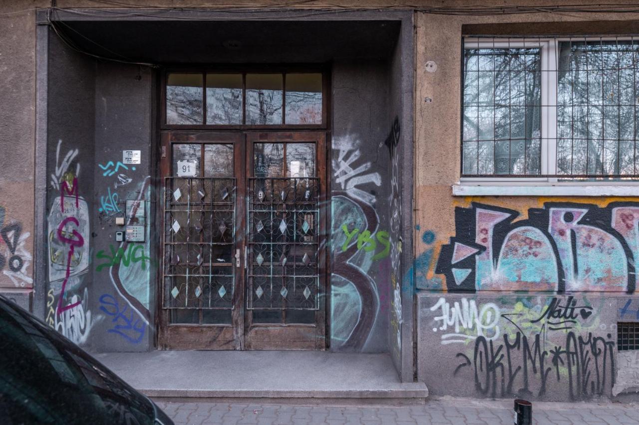 Industrial 2-Bdr Flat By The National Stadium Sofia Esterno foto